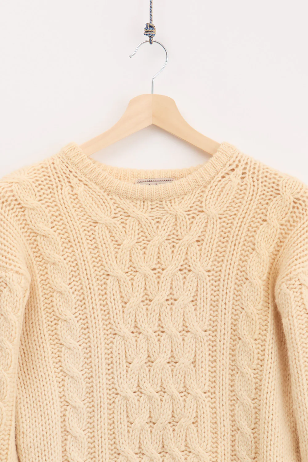 Traditional Knit Sweater (M) - Image 2