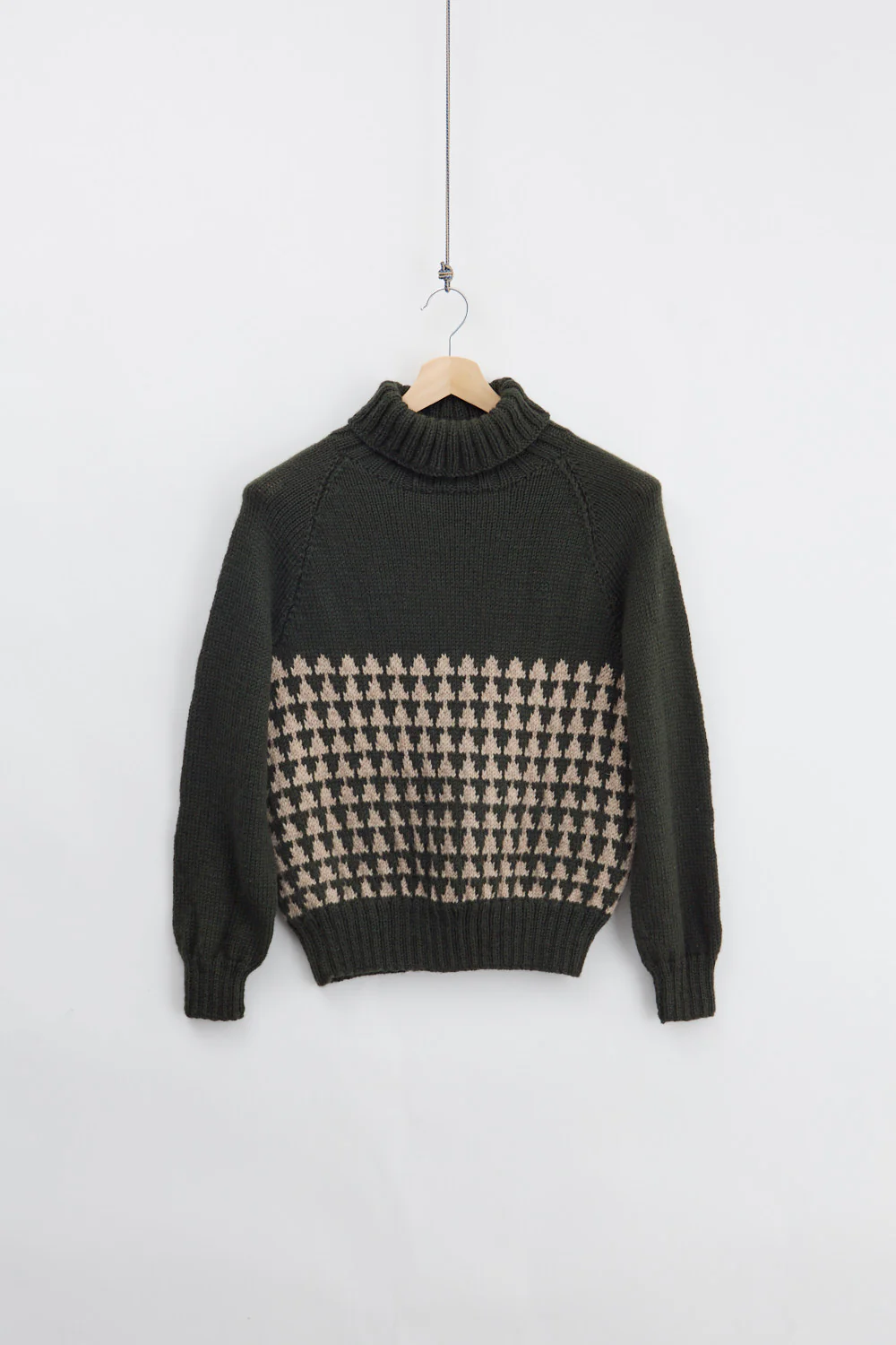 Traditional Wool Knitted Turtleneck (S)