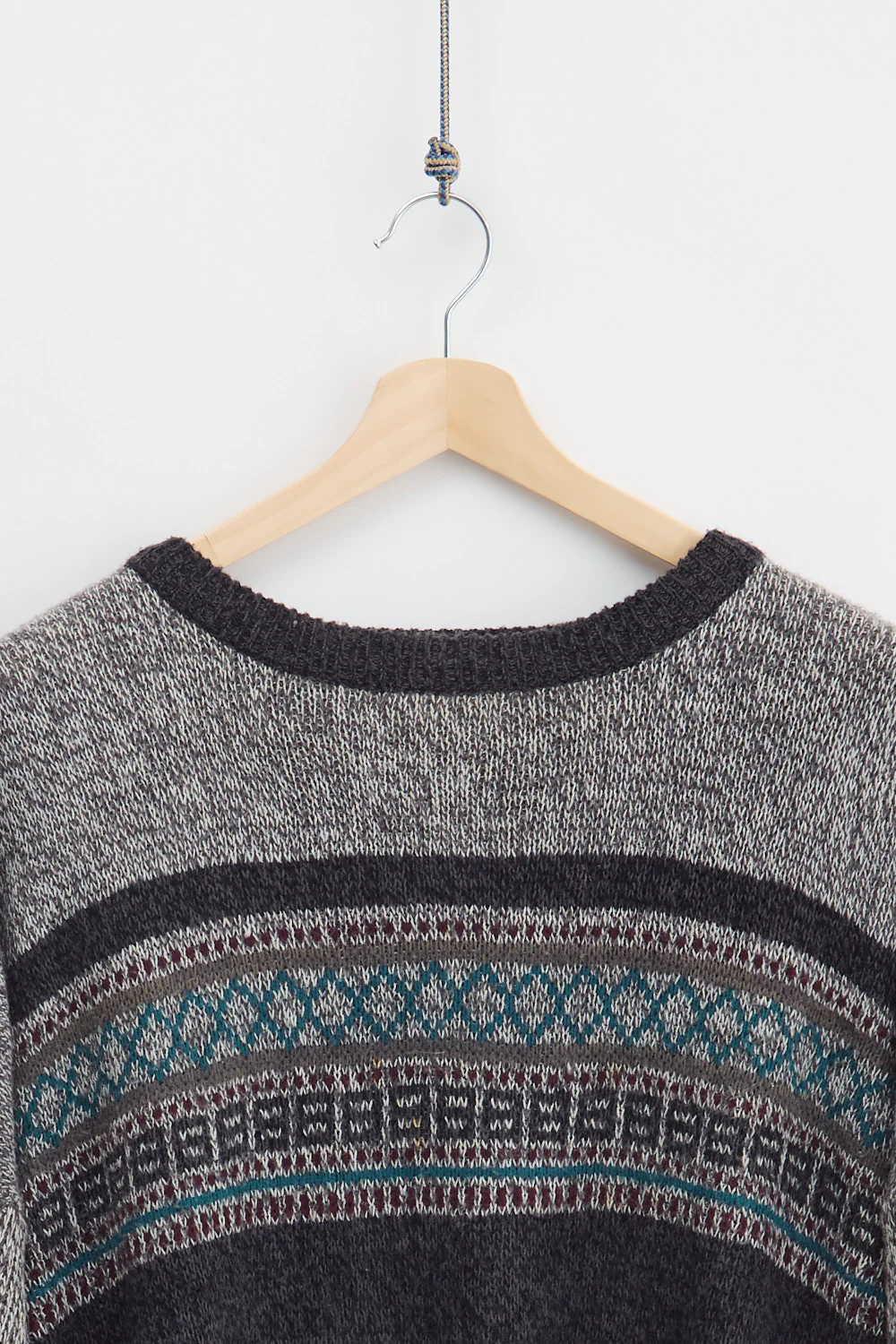Traditional Wool Knit Sweater (L) - Image 2