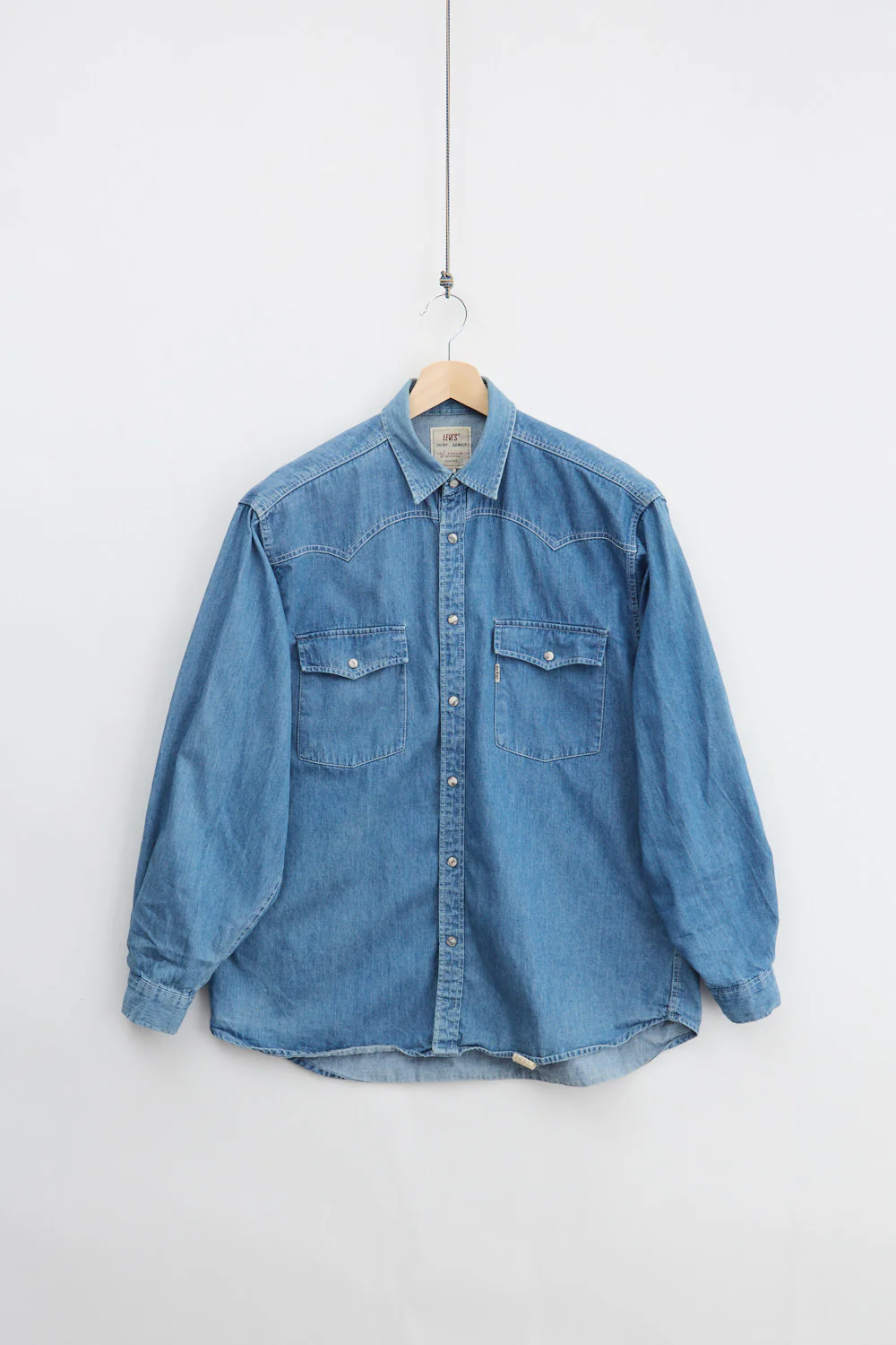 90's Levi's Western Denim Shirt (M)