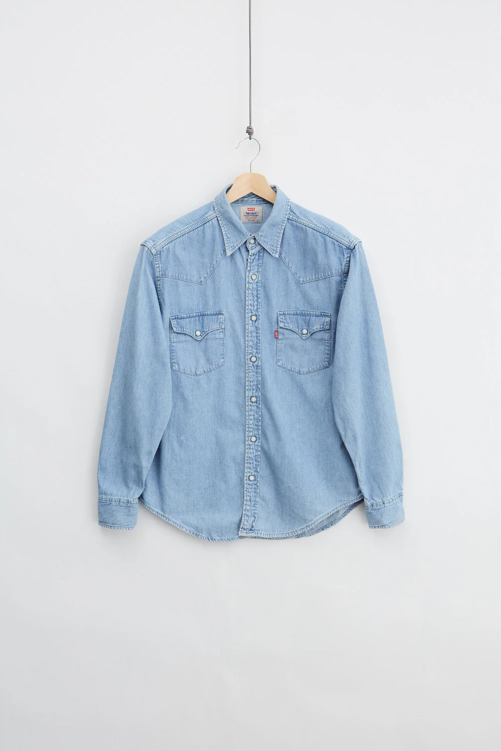90s Levi's Western Denim Shirt (L)