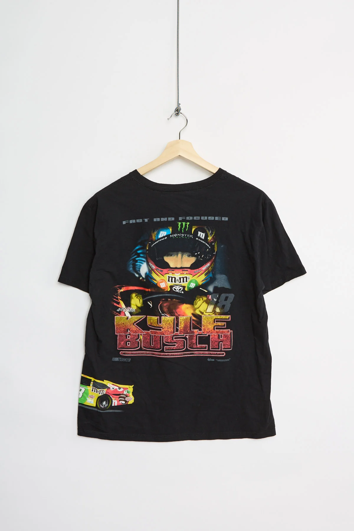 Kyle Busch Nascar tee m&m's racing (L) - Image 2