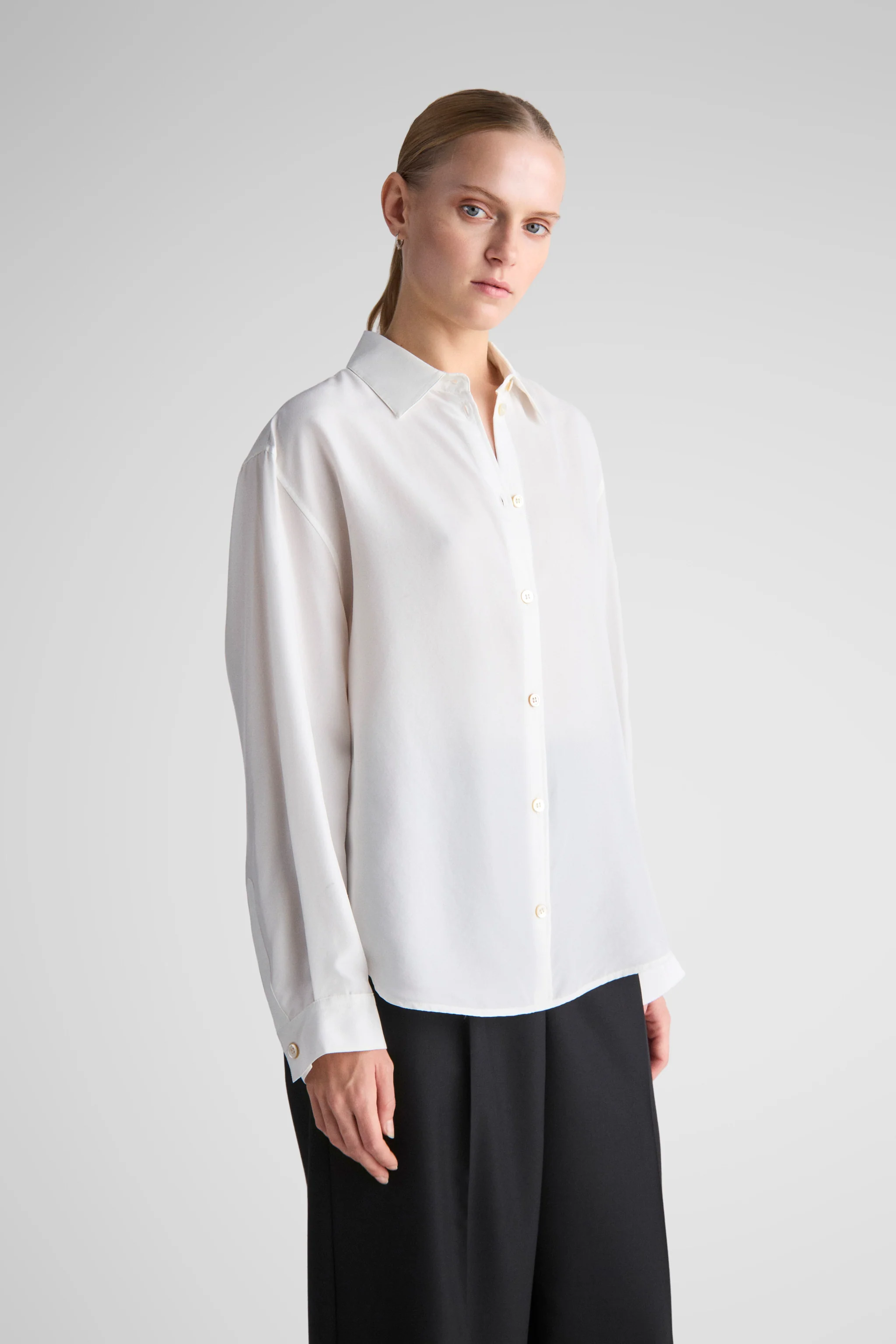 Tiki White Silk - Image 3