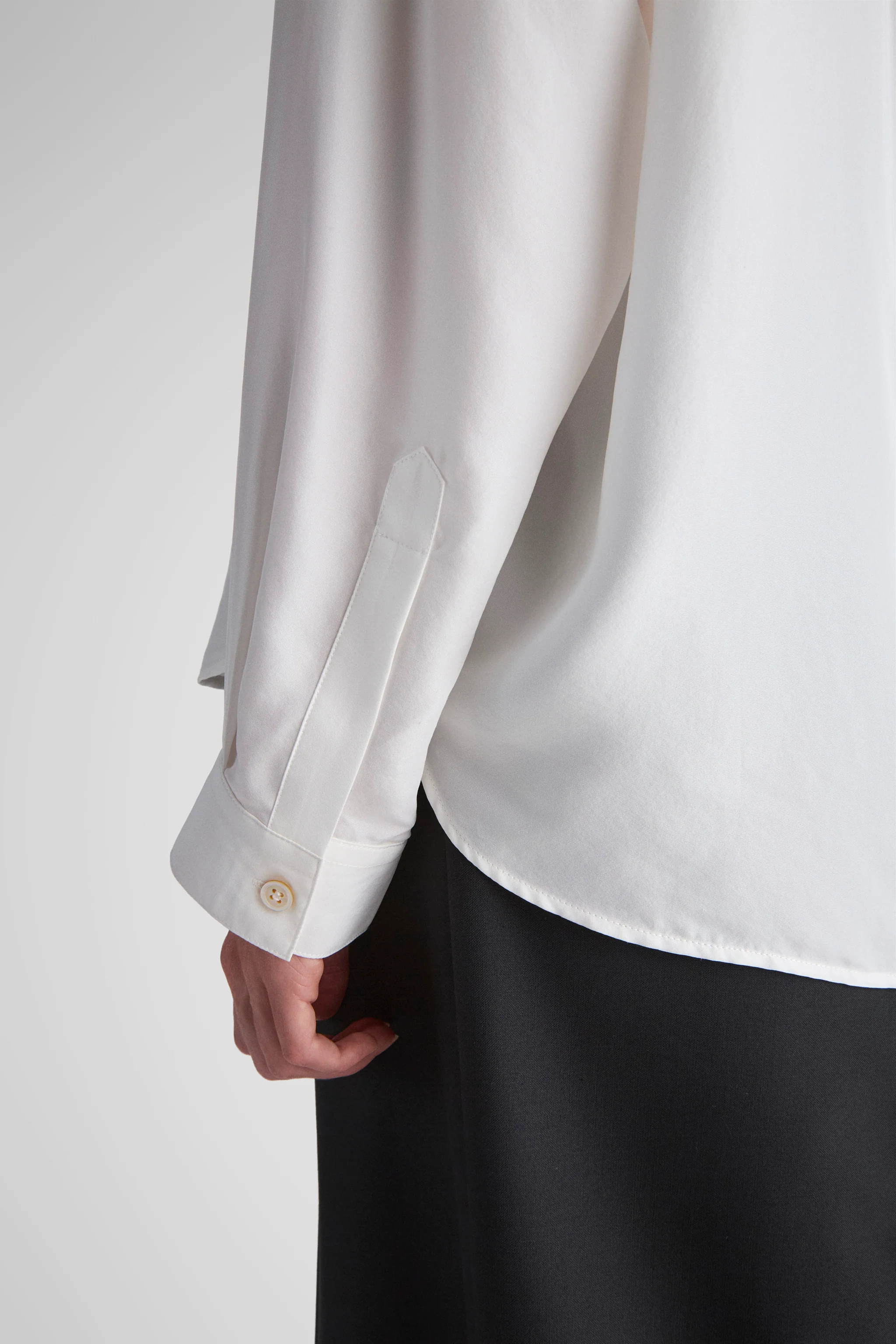 Tiki White Silk - Image 7